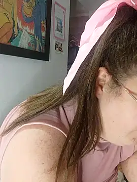 Snapshot of Chloee_ep chatting on 7, 3, 2025 Chloee ep online show from 7, 3, 2025