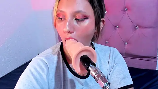 Mila nixon02 online show from 4, 3, 2025