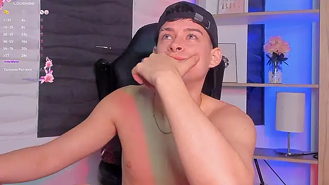 Snapshot of JadeSmiith_ chatting on 8, 12, 2024 JadeSmiith online show from 8, 12, 2024