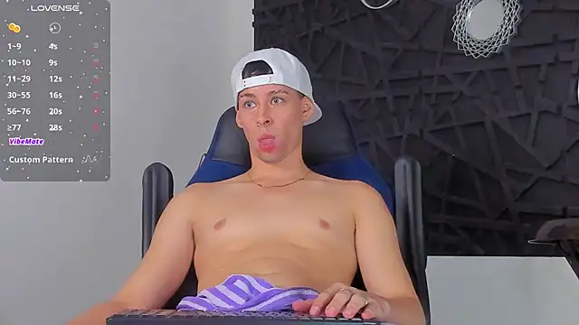 Snapshot of JadeSmiith_ chatting on 30, 12, 2024 JadeSmiith online show from 30, 12, 2024