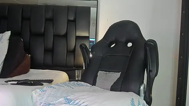 Snapshot of JadeSmiith_ chatting on 26, 2, 2025 JadeSmiith online show from 26, 2, 2025