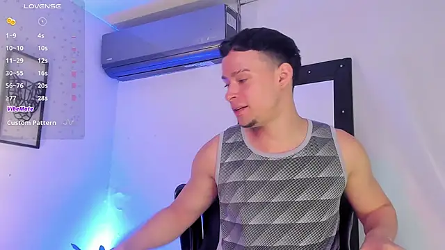 Snapshot of JadeSmiith_ chatting on 5, 3, 2025 JadeSmiith online show from 5, 3, 2025