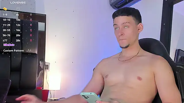 Snapshot of JadeSmiith_ chatting on 19, 3, 2025 JadeSmiith online show from 19, 3, 2025