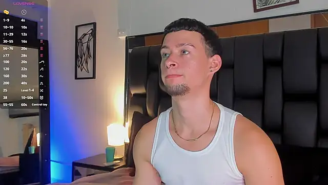 Snapshot of JadeSmiith_ chatting on 19, 9, 2025 JadeSmiith online show from 19, 9, 2025