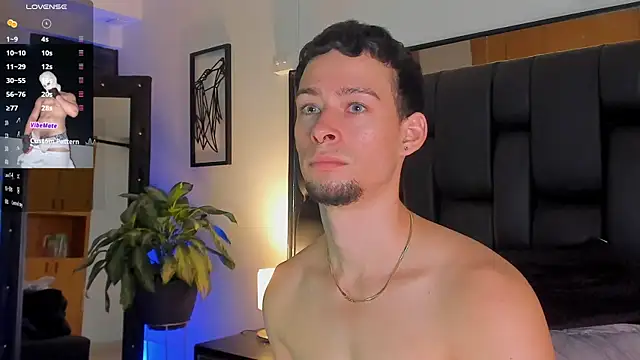 Snapshot of JadeSmiith_ chatting on 3, 10, 2025 JadeSmiith online show from 3, 10, 2025