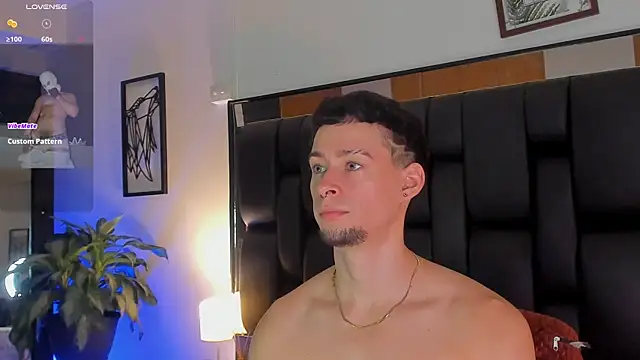 Snapshot of JadeSmiith_ chatting on 10, 10, 2025 JadeSmiith online show from 10, 10, 2025