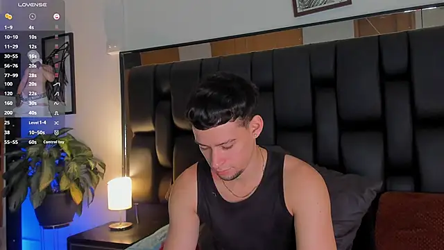 Snapshot of JadeSmiith_ chatting on 23, 10, 2025 JadeSmiith online show from 23, 10, 2025