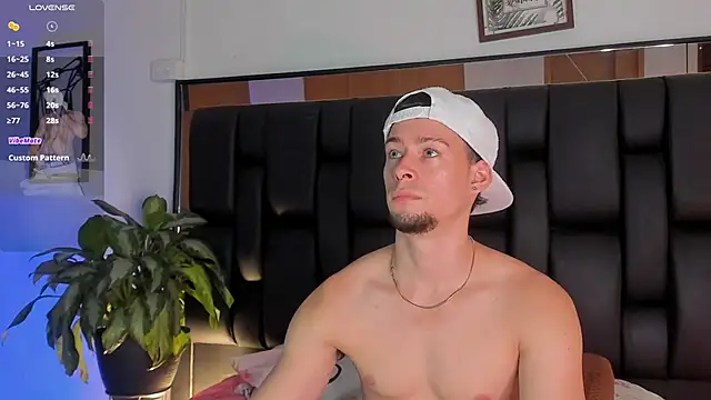 Snapshot of JadeSmiith_ chatting on 13, 11, 2025 JadeSmiith online show from 13, 11, 2025