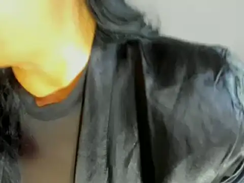 Snapshot of Gia_Nahomi chatting on 5, 3, 2025 Gia Nahomi online show from 5, 3, 2025