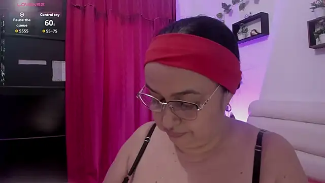 Snapshot of Gia_Nahomi chatting on 23, 10, 2025 Gia Nahomi online show from 23, 10, 2025