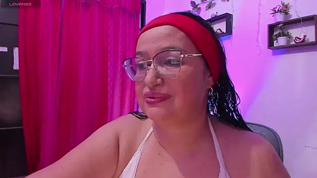 Snapshot of Gia_Nahomi chatting on 14, 11, 2025 Gia Nahomi online show from 14, 11, 2025