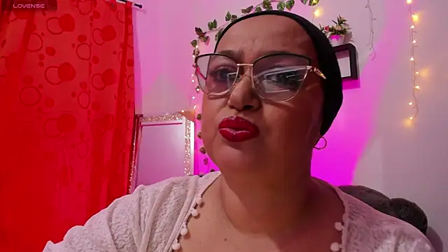 Gia Nahomi online show from 12, 1, 2026