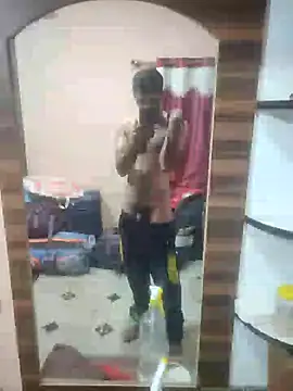 Snapshot of loganwollf chatting on 28, 1, 2025 loganwollf online show from 28, 1, 2025