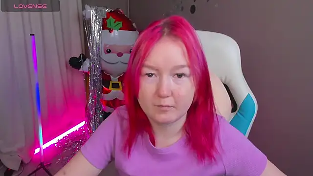 Snapshot of Sara_Robinson chatting on 4, 1, 2025 Sara Robinson online show from 4, 1, 2025