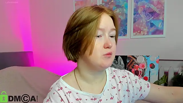 Snapshot of Sara_Robinson chatting on 25, 10, 2025 Sara Robinson online show from 25, 10, 2025