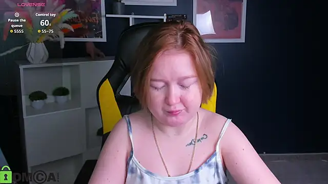 Snapshot of Sara_Robinson chatting on 11, 11, 2025 Sara Robinson online show from 11, 11, 2025