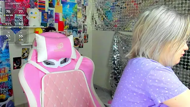 Sara Robinson online show from 4, 4, 2026