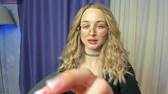 Snapshot of Tiffanyhunt chatting on 1, 2, 2025 Tiffanyhunt online show from 1, 2, 2025