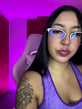 Snapshot of Tamara_Roberts1 chatting on 4, 12, 2024 Tamara Roberts1 online show from 4, 12, 2024