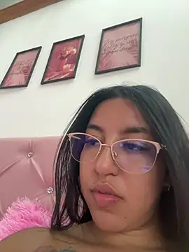 Snapshot of Tamara_Roberts1 chatting on 8, 12, 2024 Tamara Roberts1 online show from 8, 12, 2024