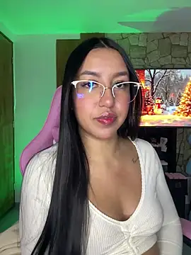 Snapshot of Tamara_Roberts1 chatting on 17, 12, 2024 Tamara Roberts1 online show from 17, 12, 2024