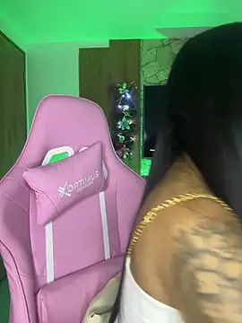 Snapshot of Tamara_Roberts1 chatting on 20, 12, 2024 Tamara Roberts1 online show from 20, 12, 2024