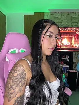 Snapshot of Tamara_Roberts1 chatting on 28, 12, 2024 Tamara Roberts1 online show from 28, 12, 2024