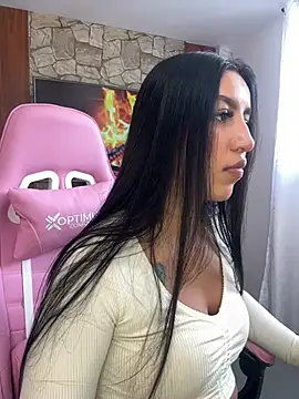 Snapshot of Tamara_Roberts1 chatting on 15, 1, 2025 Tamara Roberts1 online show from 15, 1, 2025