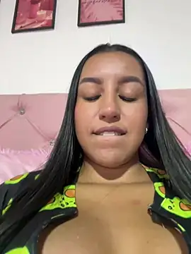 Snapshot of Tamara_Roberts1 chatting on 26, 1, 2025 Tamara Roberts1 online show from 26, 1, 2025