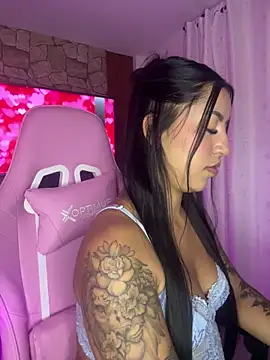 Snapshot of Tamara_Roberts1 chatting on 1, 2, 2025 Tamara Roberts1 online show from 1, 2, 2025