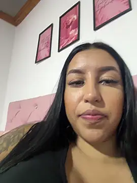 Snapshot of Tamara_Roberts1 chatting on 25, 2, 2025 Tamara Roberts1 online show from 25, 2, 2025