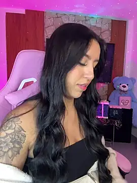 Snapshot of Tamara_Roberts1 chatting on 1, 3, 2025 Tamara Roberts1 online show from 1, 3, 2025