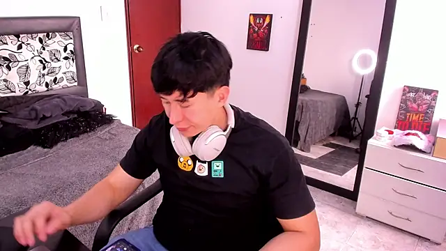 Snapshot of setsuna10 chatting on 8, 3, 2025 setsuna10 online show from 8, 3, 2025