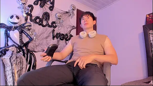 Snapshot of setsuna10 chatting on 29, 10, 2025 setsuna10 online show from 29, 10, 2025