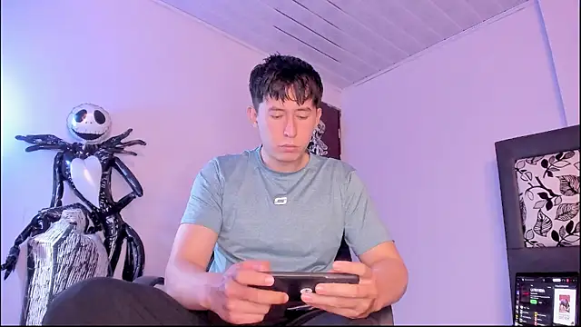 Snapshot of setsuna10 chatting on 23, 11, 2025 setsuna10 online show from 23, 11, 2025