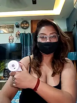 Snapshot of Cute-mona chatting on 10, 5, 2026 Cute-mona online show from 10, 5, 2026