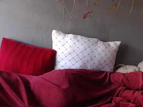 cupidlips online show from 18, 1, 2025