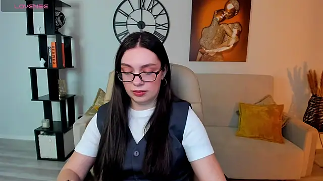 Snapshot of DaniellaLovely chatting on 11, 3, 2025 DaniellaLovely online show from 11, 3, 2025