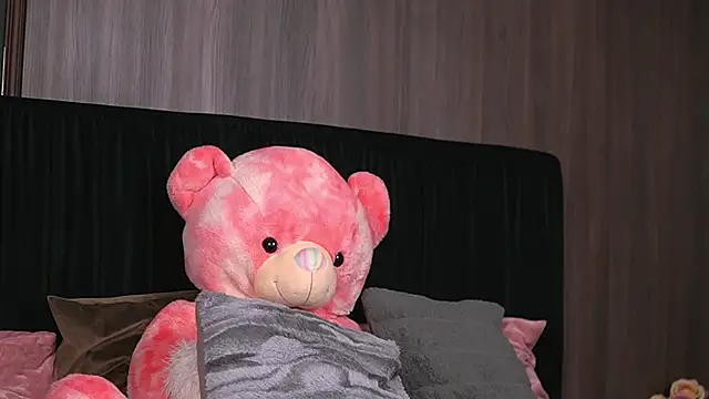 Snapshot of CataleyaKirk chatting on 17, 12, 2024 CataleyaKirk online show from 17, 12, 2024