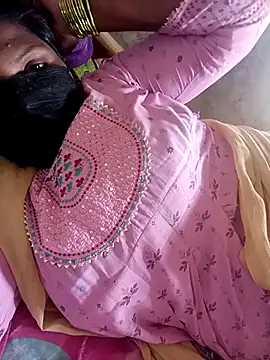 Snapshot of kavinila20 chatting on 2, 3, 2025 kavinila20 online show from 2, 3, 2025