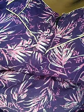 Snapshot of kavinila20 chatting on 28, 9, 2025 kavinila20 online show from 28, 9, 2025