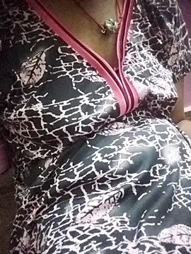 Snapshot of kavinila20 chatting on 6, 11, 2025 kavinila20 online show from 6, 11, 2025