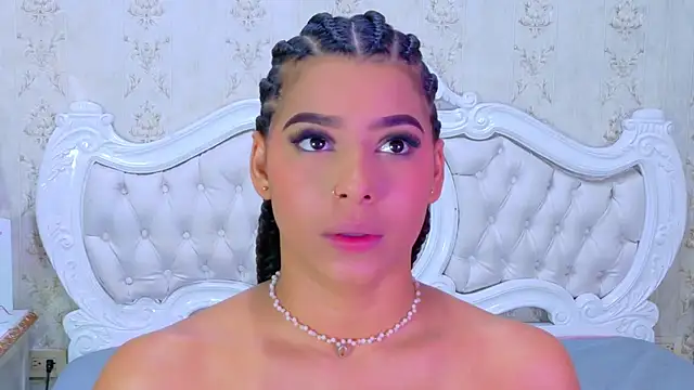 TiaraRosse online show from 26, 11, 2025