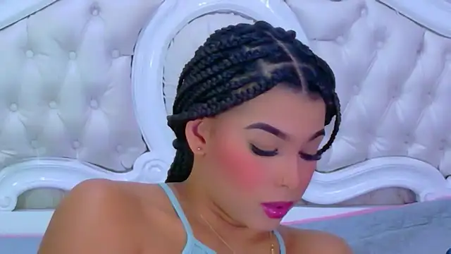 TiaraRosse online show from 6, 1, 2026