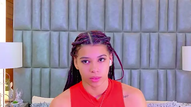 Snapshot of TiaraRosse chatting on 19, 6, 2026 TiaraRosse online show from 19, 6, 2026