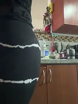 Snapshot of Cafeziitha02 chatting on 5, 12, 2025 Cafeziitha02 online show from 5, 12, 2025