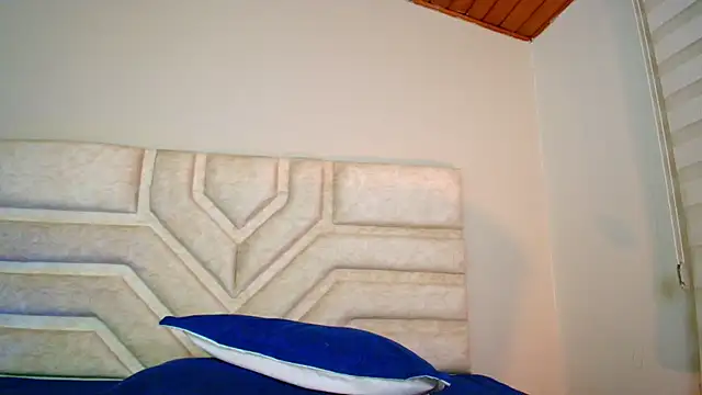 Rebeca Williams  online show from 5, 3, 2025