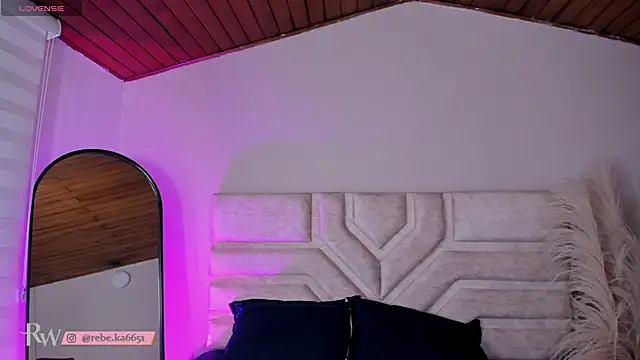 Rebeca Williams  online show from 21, 3, 2025