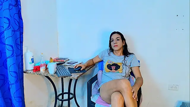Snapshot of Oh_Tique chatting on 8, 1, 2026 Oh Tique online show from 8, 1, 2026