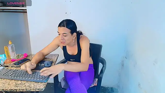 Snapshot of Oh_Tique chatting on 15, 6, 2026 Oh Tique online show from 15, 6, 2026